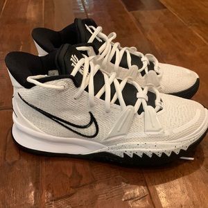 Kyrie, Size 7, Men, Basketball Shoes
